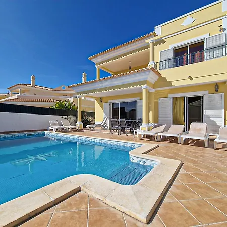 Tio Pedro - Swimming Pool - For Families- By Bedzy *