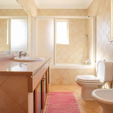 Tio Pedro - Swimming Pool - For Families- By Bedzy