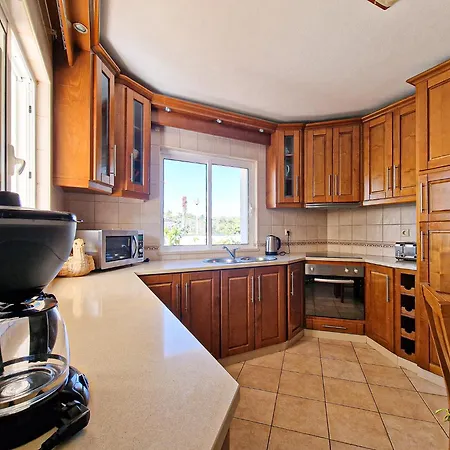 Tio Pedro - Swimming Pool - For Families- By Bedzy Willa *