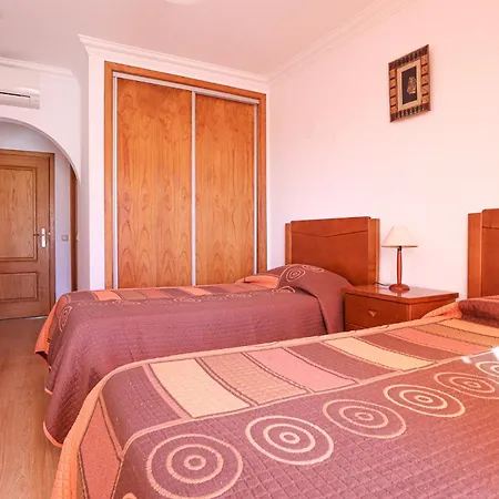 Tio Pedro - Swimming Pool - For Families- By Bedzy Albufeira