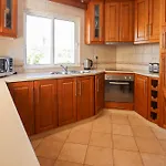 Tio Pedro - Swimming Pool - For Families- By Bedzy Villa